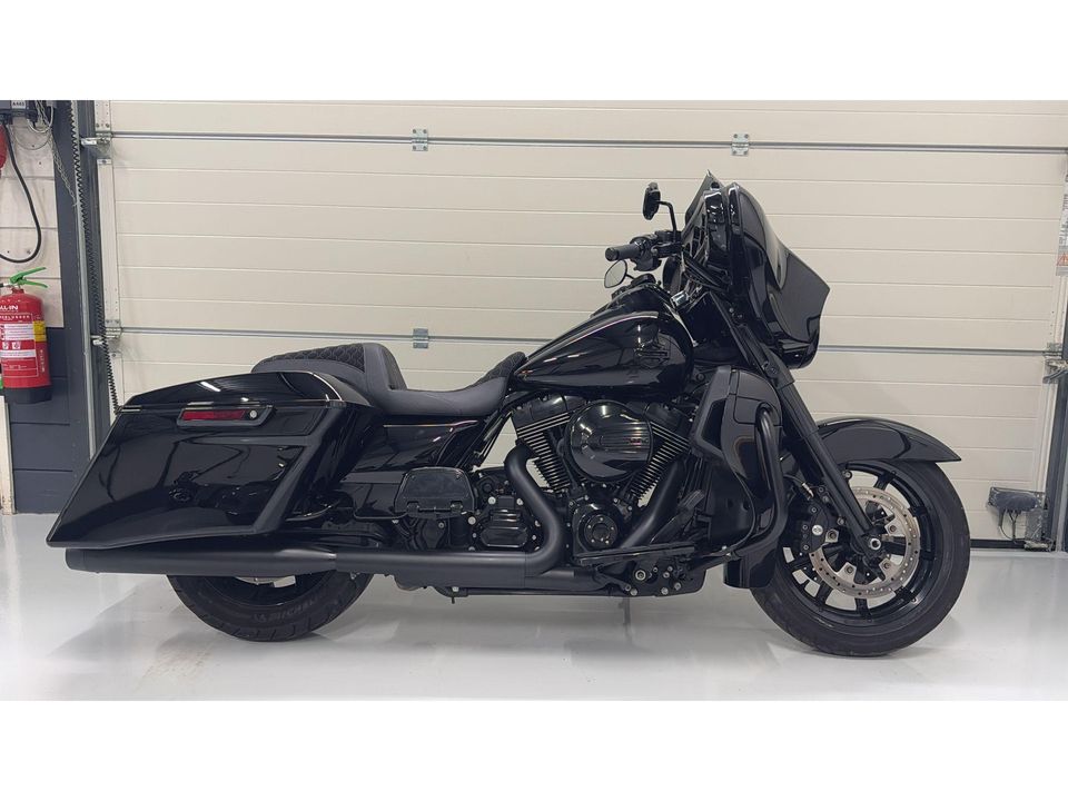 Harley Davidson 103 FLHX Streetglide Streetglide CVO Blackout