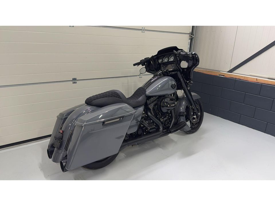 Harley Davidson 103 FLHXS Street Glide Streetglide CVO