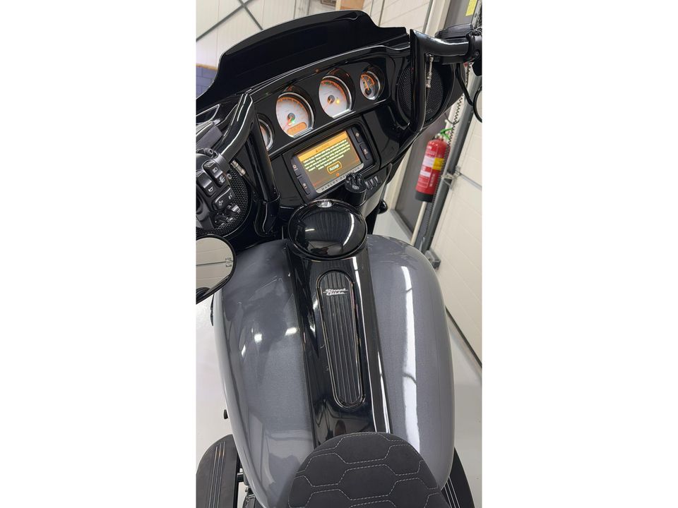 Harley Davidson 103 FLHXS Street Glide Streetglide CVO