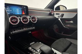 Mercedes-Benz CLA-Klasse 180 Business Solution AMG Pano Sfeerver. Camera Carplay LED Clima Cruise Navi PDC Memory-Seats Kuipstoelen Virtual 18''LMV