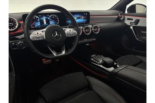 Mercedes-Benz CLA-Klasse 180 Business Solution AMG Pano Sfeerver. Camera Carplay LED Clima Cruise Navi PDC Memory-Seats Kuipstoelen Virtual 18''LMV