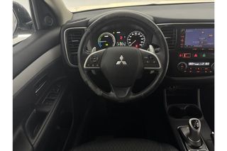 Mitsubishi Outlander 2.0 PHEV Executive Edition Automaat Camera Clima Cruise LED Navigatie 18"LMV