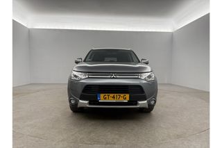 Mitsubishi Outlander 2.0 PHEV Executive Edition Automaat Camera Clima Cruise LED Navigatie 18"LMV