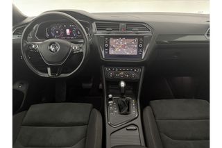 Volkswagen Tiguan 1.5 TSI R-line 150PK DSG | ACC Camera Carplay Pano LED Trekhaak Virtual 19"LMV Navi Massagestoel Stoelverwarming PDC