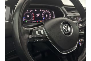 Volkswagen Tiguan 1.5 TSI R-line 150PK DSG | ACC Camera Carplay Pano LED Trekhaak Virtual 19"LMV Navi Massagestoel Stoelverwarming PDC