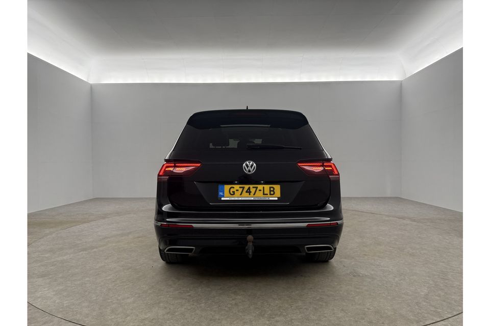 Volkswagen Tiguan 1.5 TSI R-line 150PK DSG | ACC Camera Carplay Pano LED Trekhaak Virtual 19"LMV Navi Massagestoel Stoelverwarming PDC