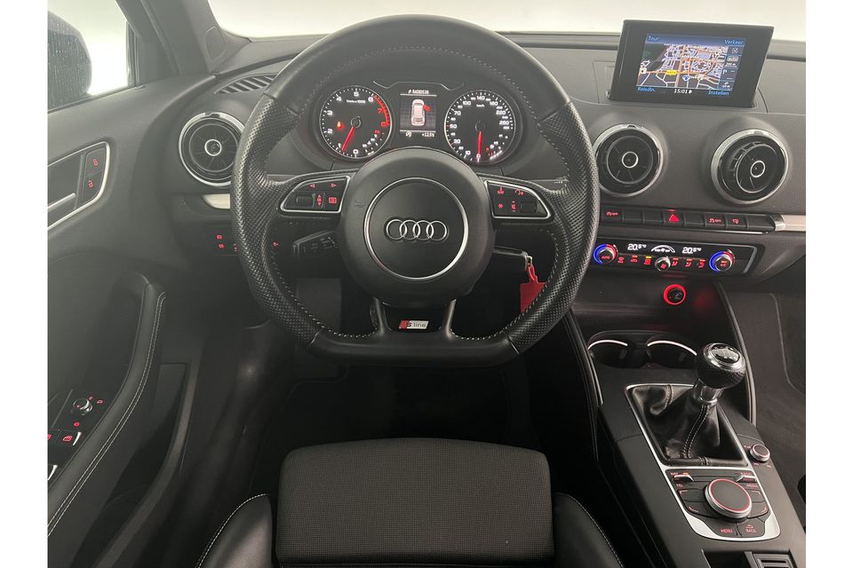 Audi A3 1.4 TFSI CoD S-line 141PK LED Clima Cruise Trekhaak Navigatie PDC 18"LMV