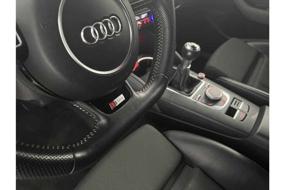 Audi A3 1.4 TFSI CoD S-line 141PK LED Clima Cruise Trekhaak Navigatie PDC 18"LMV