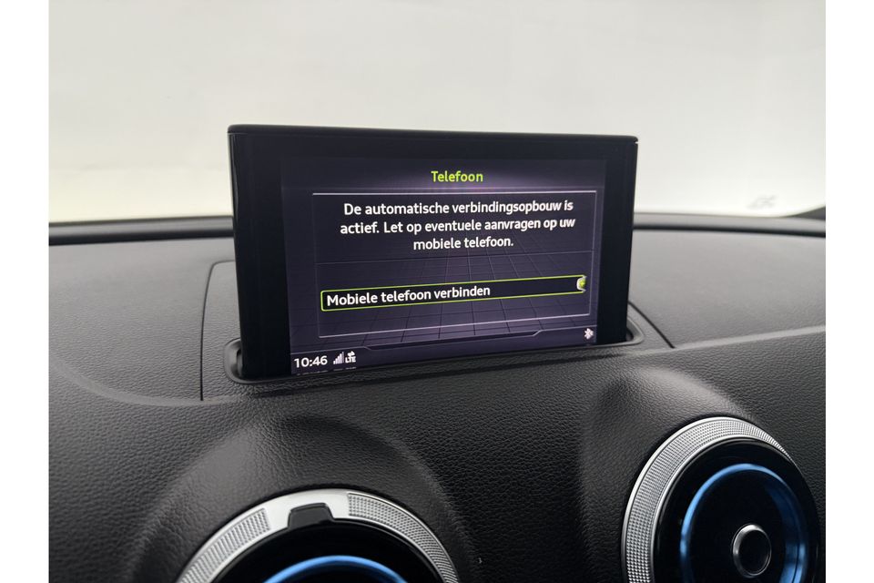 Audi A3 1.5 TFSI S Line Automaat LED Clima Cruise Navigatie Stoelverwarming Parkeersensoren 18"LMV