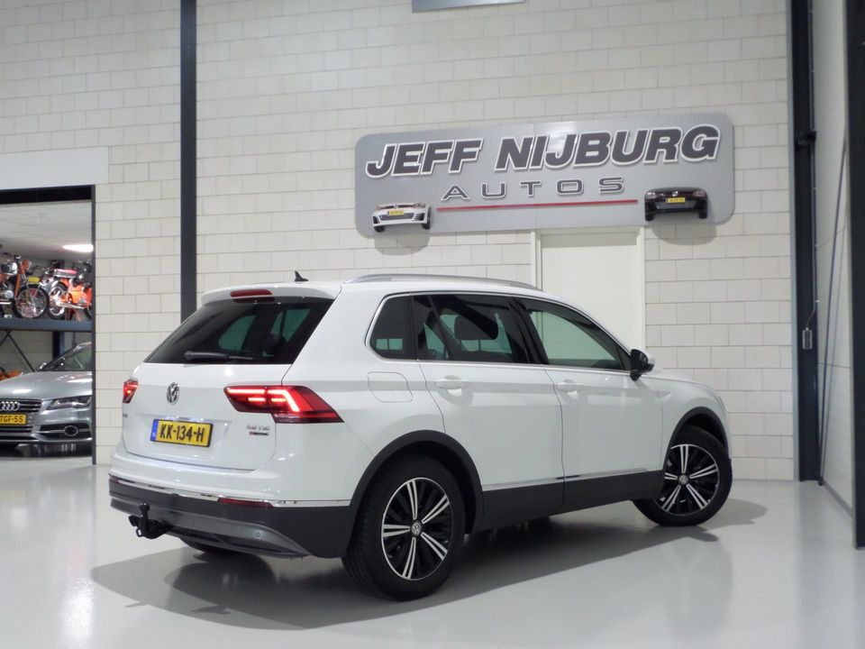 Volkswagen Tiguan 2.0 TSI DSG 4Motion Highline "Origineel NL!" Automaat! Full-LED Apple-carplay Trekhaak Virtual-cockpit