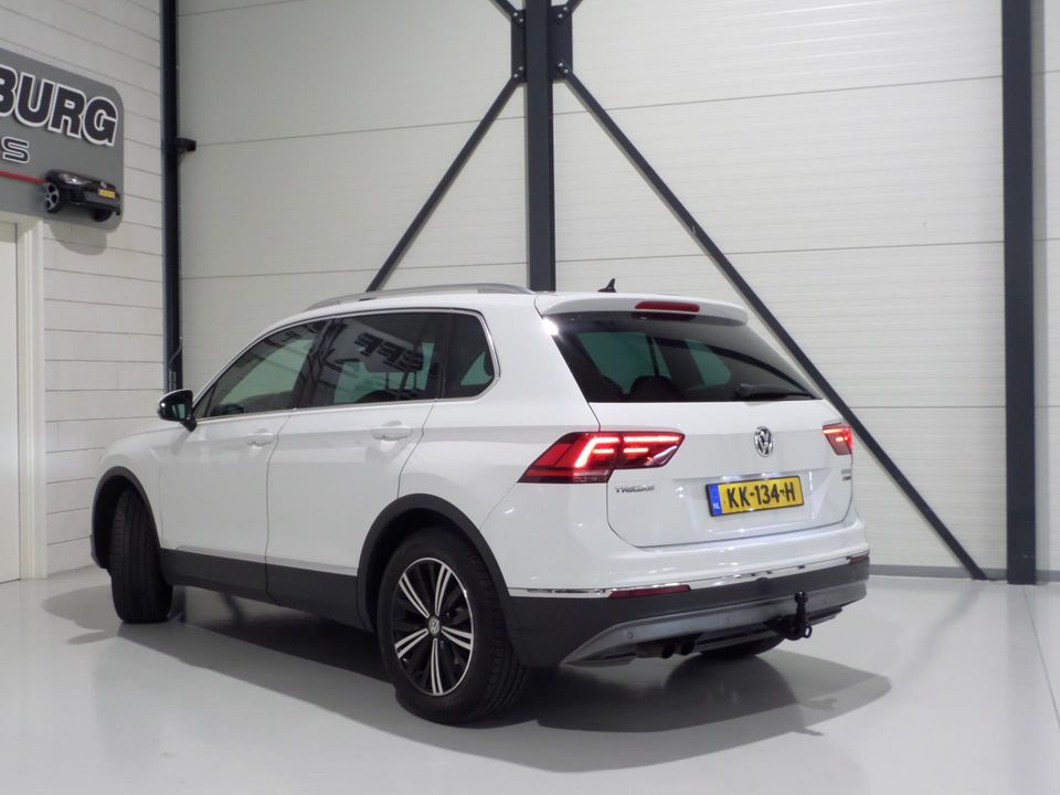 Volkswagen Tiguan 2.0 TSI DSG 4Motion Highline "Origineel NL!" Automaat! Full-LED Apple-carplay Trekhaak Virtual-cockpit