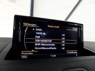 Audi A1 1.8 TFSI 192PK 3X S-Line Automaat! Schaalstoelen Pano Xenon-LED Stoelverwarming DAB+, van 2e eigenaar in nieuwstaat!