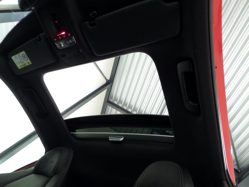 Audi A1 1.8 TFSI 192PK 3X S-Line Automaat! Schaalstoelen Pano Xenon-LED Stoelverwarming DAB+, van 2e eigenaar in nieuwstaat!