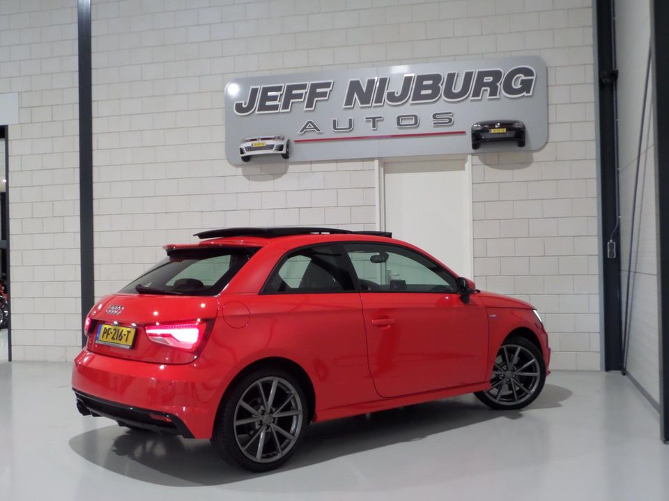 Audi A1 1.8 TFSI 192PK 3X S-Line Automaat! Schaalstoelen Pano Xenon-LED Stoelverwarming DAB+, van 2e eigenaar in nieuwstaat!