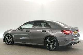 Mercedes-Benz A-Klasse 180 AMG Sfeerverl. Virtual LED Clima Camera Cruise LED Navi 18"LMV PDC