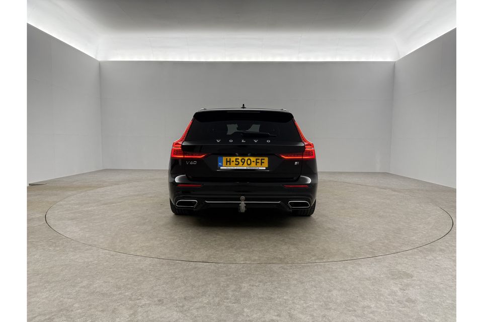 Volvo V60 2.0 T6 Twin Engine AWD R-Design | Harman/Kardon | 342PK Camera LED Carplay Clima Sfeerverl. Memory-Seat Trekhaak Navi Leder Virtual PDC Stoelverwarming 19"LMV