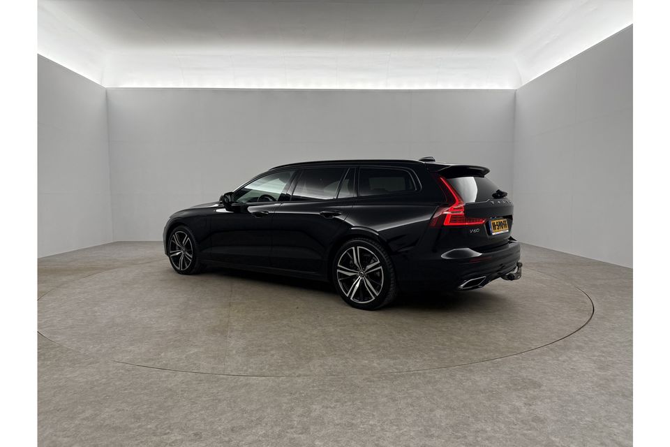 Volvo V60 2.0 T6 Twin Engine AWD R-Design | Harman/Kardon | 342PK Camera LED Carplay Clima Sfeerverl. Memory-Seat Trekhaak Navi Leder Virtual PDC Stoelverwarming 19"LMV