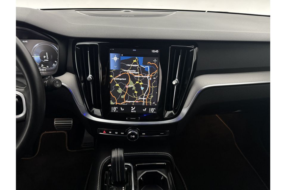 Volvo V60 2.0 T6 Twin Engine AWD R-Design | Harman/Kardon | 342PK Camera LED Carplay Clima Sfeerverl. Memory-Seat Trekhaak Navi Leder Virtual PDC Stoelverwarming 19"LMV