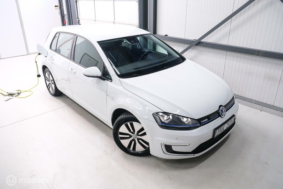 Volkswagen e-Golf | Adaptive | Stoelverwarming | PDC | Navigatie | Ambiance verlichting | LED |