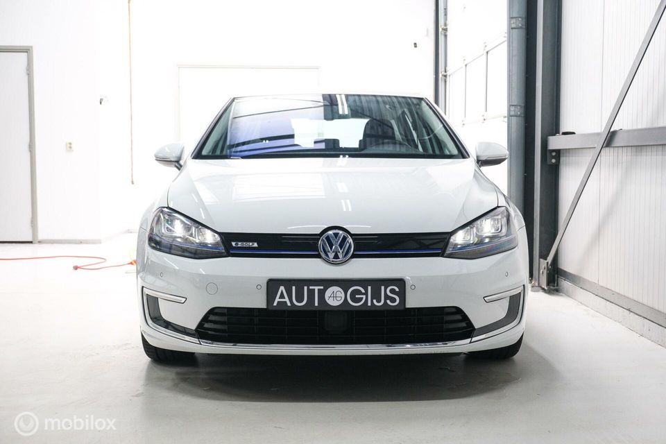 Volkswagen e-Golf | Adaptive | Stoelverwarming | PDC | Navigatie | Ambiance verlichting | LED |