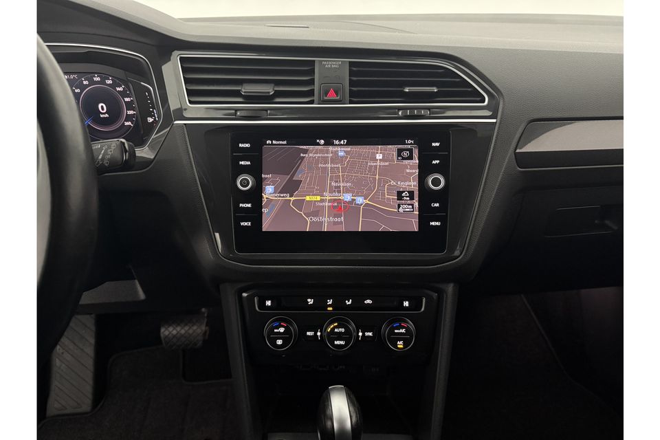 Volkswagen Tiguan 1.5 TSI R-line DSG Adaptive Cruise LED Camera Carplay Clima Navi Virtual DAB+ PDC 19"LMV