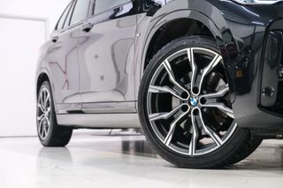 BMW X1 xDrive25e eDrive M Edition 220 pk | Camera | NL auto NAP | DAB | Ambiance | 19 inch | Leder | Sportline |