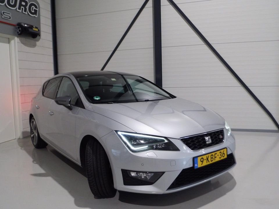 SEAT Leon 1.4 TSI FR "Origineel NL!" Navigatie Full-LED 18"Velgen Leder-alcantara, van 2e eigenaar in ZEER nette staat!