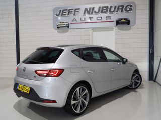 SEAT Leon 1.4 TSI FR "Origineel NL!" Navigatie Full-LED 18"Velgen Leder-alcantara, van 2e eigenaar in ZEER nette staat!