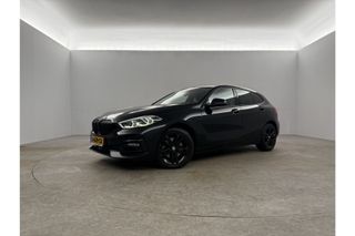 BMW 1-serie 118i Black Edition 141PK Sfeerverl. Carplay Virtual Cruise Clima PDC Navi LED 17"LMV