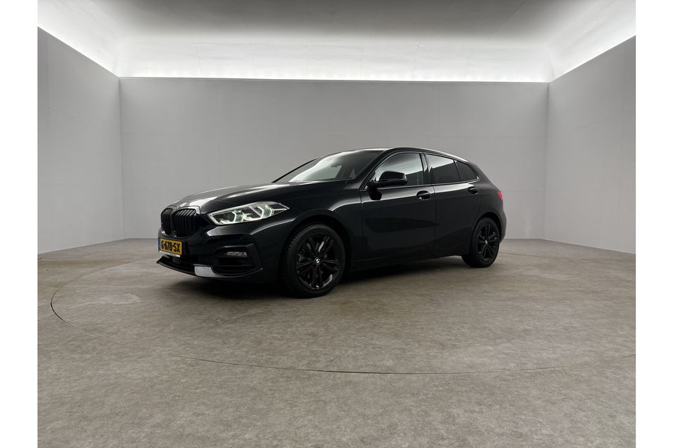 BMW 1-serie 118i Black Edition 141PK Sfeerverl. Carplay Virtual Cruise Clima PDC Navi LED 17"LMV