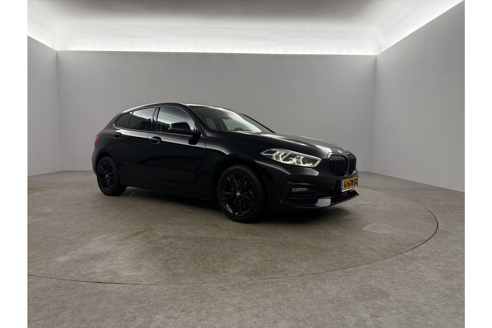 BMW 1-serie 118i Black Edition 141PK Sfeerverl. Carplay Virtual Cruise Clima PDC Navi LED 17"LMV