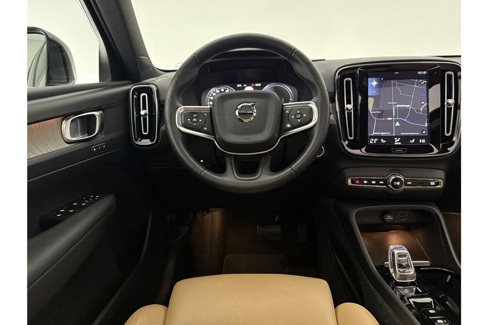 Volvo XC40 1.5 T5 Recharge Inscription Hybride Pano Memory-Seats Clima Cruise Camera Trekhaak LED 19"LMV Leder Navi Virtual Stoel/Stuurverwarming PDC