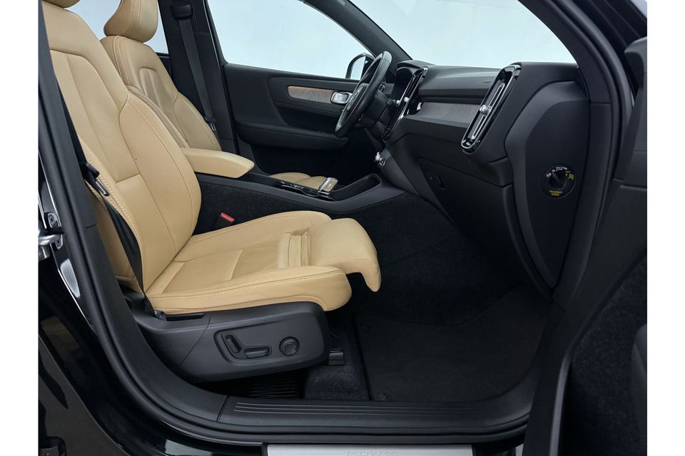 Volvo XC40 1.5 T5 Recharge Inscription Hybride Pano Memory-Seats Clima Cruise Camera Trekhaak LED 19"LMV Leder Navi Virtual Stoel/Stuurverwarming PDC