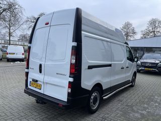 Renault Trafic 2.0 dCi 170pk T29 L2H2 Comfort / vaste prijs rijklaar € 19.950 ex btw / euro 6 diesel / lease vanaf € 366 / airco / cruise / navigatie / trekhaak / pdc achter !