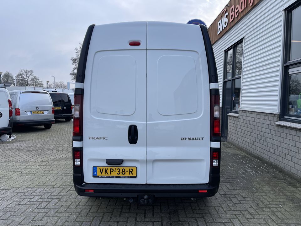 Renault Trafic 2.0 dCi 170pk T29 L2H2 Comfort / vaste prijs rijklaar € 19.950 ex btw / euro 6 diesel / lease vanaf € 366 / airco / cruise / navigatie / trekhaak / pdc achter !