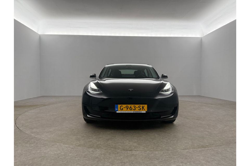 Tesla Model 3 RWD Plus 60 kWh 238PK Elektrisch 360Camera Autopilot LED Cruise Clima Navi Stoelverwarming Pano-View Memory Seats Leder PDC 18"LMV