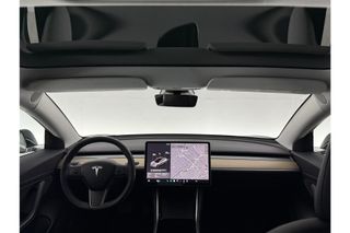 Tesla Model 3 RWD Plus 60 kWh 238PK Elektrisch 360Camera Autopilot LED Cruise Clima Navi Stoelverwarming Pano-View Memory Seats Leder PDC 18"LMV