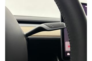 Tesla Model 3 RWD Plus 60 kWh 238PK Elektrisch 360Camera Autopilot LED Cruise Clima Navi Stoelverwarming Pano-View Memory Seats Leder PDC 18"LMV