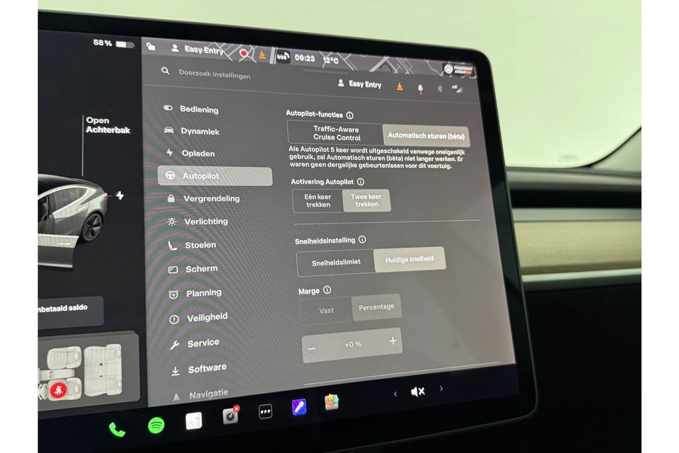 Tesla Model 3 RWD Plus 60 kWh 238PK Elektrisch 360Camera Autopilot LED Cruise Clima Navi Stoelverwarming Pano-View Memory Seats Leder PDC 18"LMV