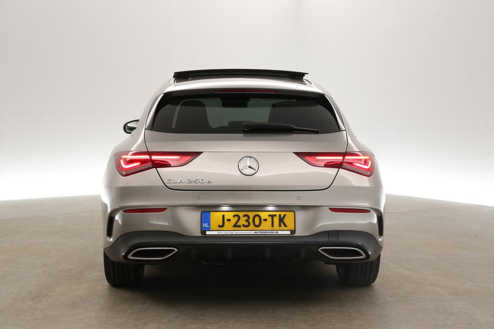 Mercedes-Benz CLA-Klasse 250e AMG 262PK Hybride Automaat Pano Sfeerverl. LED Carplay Camera Clima Cruise Navi Memory-Seat Virtual Stoelverwarming PDC 18''LMV