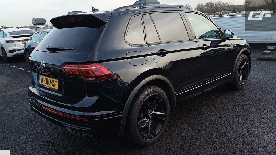 Volkswagen Tiguan 1.5 TSI R-Line Black Style Pano H/K NAP