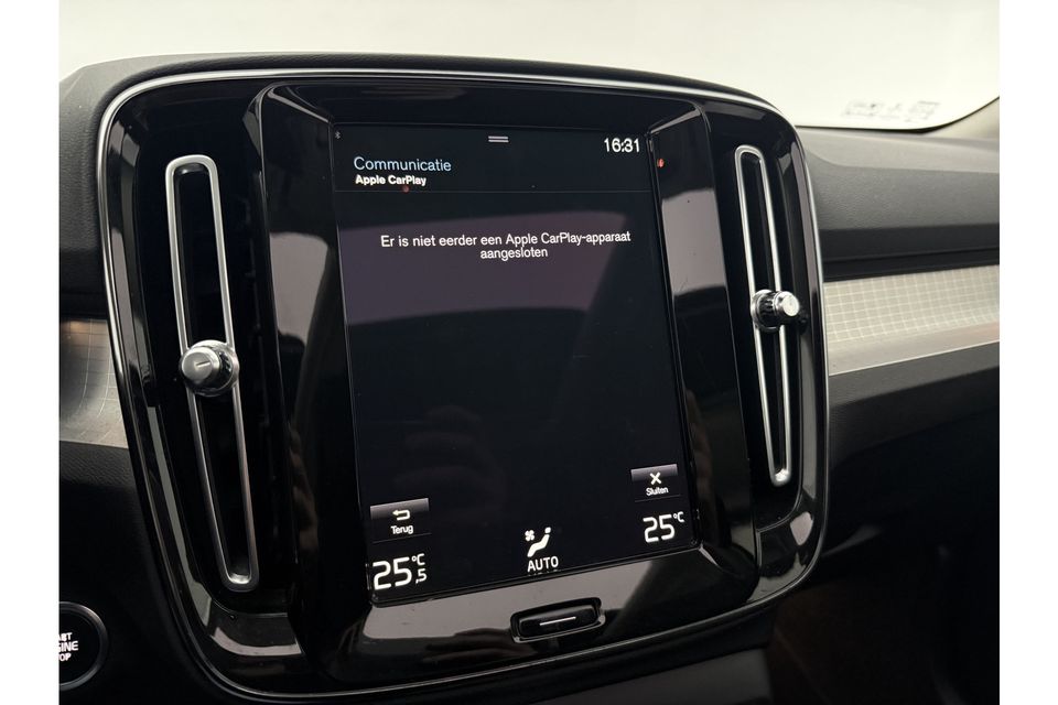 Volvo XC40 1.5 T5 Recharge Inscription 262PK Hybride Pano Virtual LED Carplay Cruise Clima PDC 19''LMV