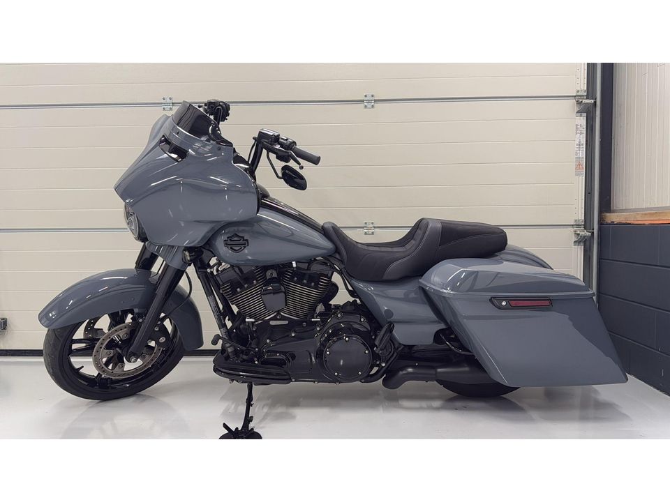 Harley Davidson 103 FLHXS Street Glide CVO Nardo Streetglide