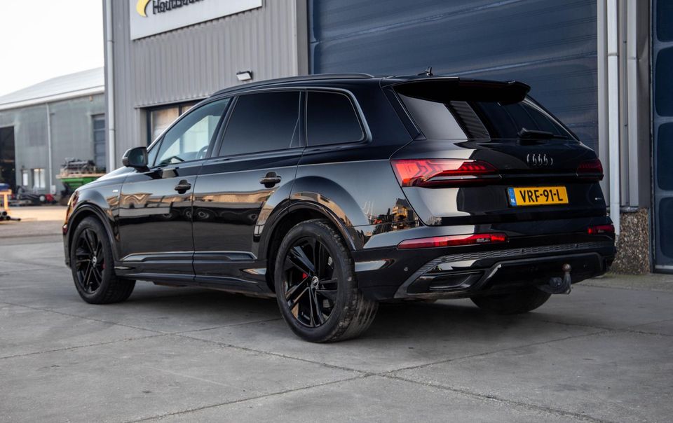 Audi Q7 S-Line Grijs kenteken 3X S-LINE / 360 CAMERA / ADAPTIVE CRUISE CONTROLE / BLACK LINE