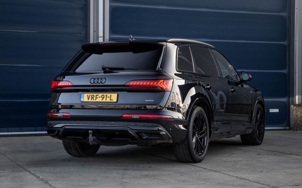 Audi Q7 S-Line Grijs kenteken 3X S-LINE / 360 CAMERA / ADAPTIVE CRUISE CONTROLE / BLACK LINE