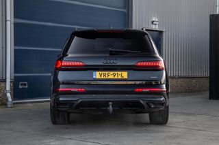 Audi Q7 S-Line Grijs kenteken 3X S-LINE / 360 CAMERA / ADAPTIVE CRUISE CONTROLE / BLACK LINE