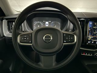 Volvo XC60 2.0 Recharge T6 AWD R-Design Pano H/K 360° 22” ACC