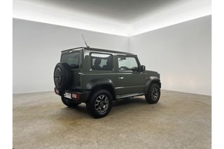 Suzuki Jimny 1.5 Style 4x4 AWD 4 Persoons Stoelverwarming Bullbar Clima Cruise Navi DAB+ 15"LMV