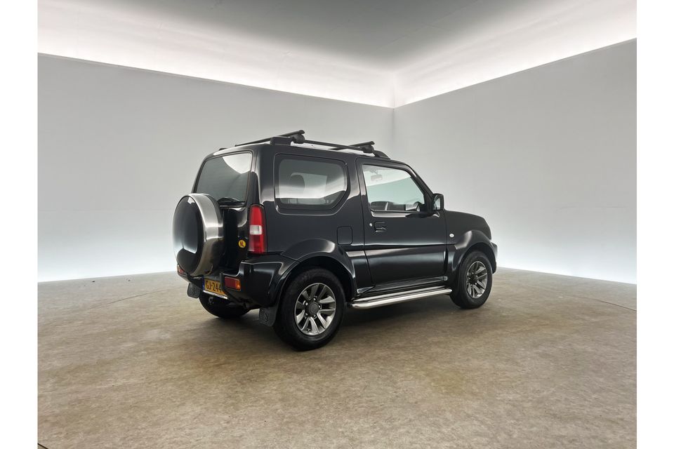 Suzuki Jimny 1.3 Exclusive 4x4 AWD Airco Stoelverwarming Trekhaak Elektrpakket 15"LMV