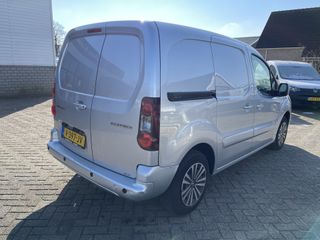 Peugeot Partner 120 1.6 BlueHDi 100 L1 Premium Pack S&S / vaste prijs rijklaar € 9950 ex btw / lease vanaf € 183 / airco / cruise / navi / achteruit rijcamera / 3 zits / zilver metallic !